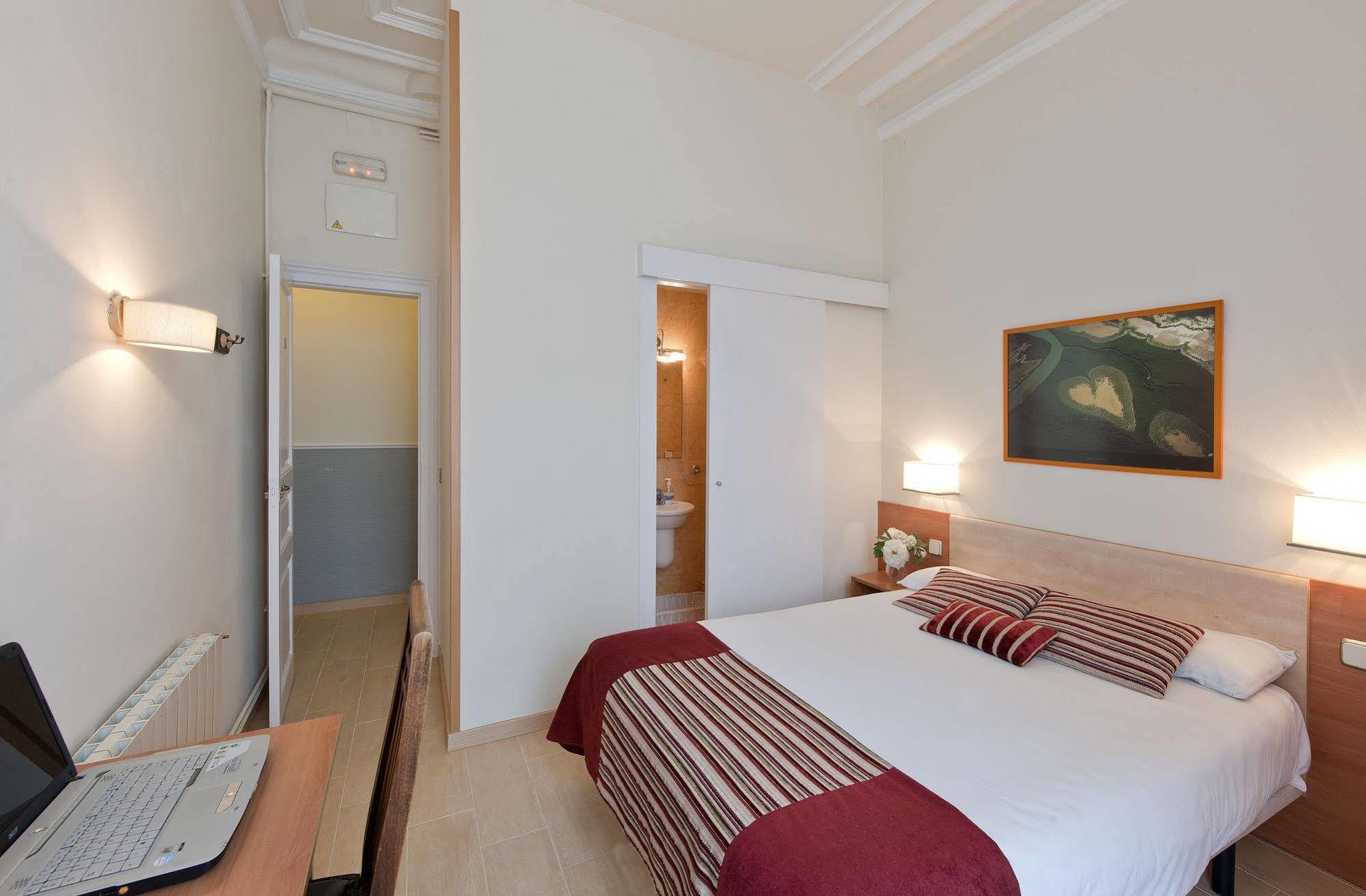 ホテル オスタル セントラル バルセロナ エクステリア 写真
